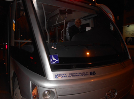 As a result of Art Way’s advocacy campaign, the Batumi municipal government allocated 5 million GEL to purchase a fleet of disability accessible  buses. The government also installed sound-generating crossing signals at major intersections in Batumi. „არტ ვეის“ ძალისხმევის შედეგად ბათუმის მუნიციპალიტეტმა 5 მილიონი ლარი გამოყო უნარშეზღუდული ადამიანების საჭიროებებზე მორგებული ავტობუსების შესაძენად. ადგილობრივმა ხელისუფლებამ ბათუმის მთავარ ქუჩებზე ხმოვანი შუქნიშნებიც დაამონტაჟა. 