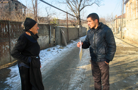 CSRDC community mobilizers conducting informational meeting in village Kisiskhevi